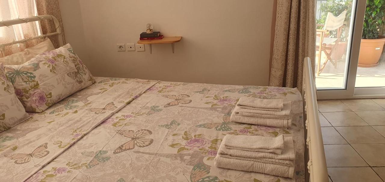 Γ3 - The Weekend Getaway One Apartment Aigio Exterior photo